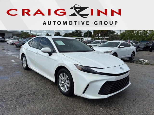 Certified 2025 Toyota Camry LE image 1