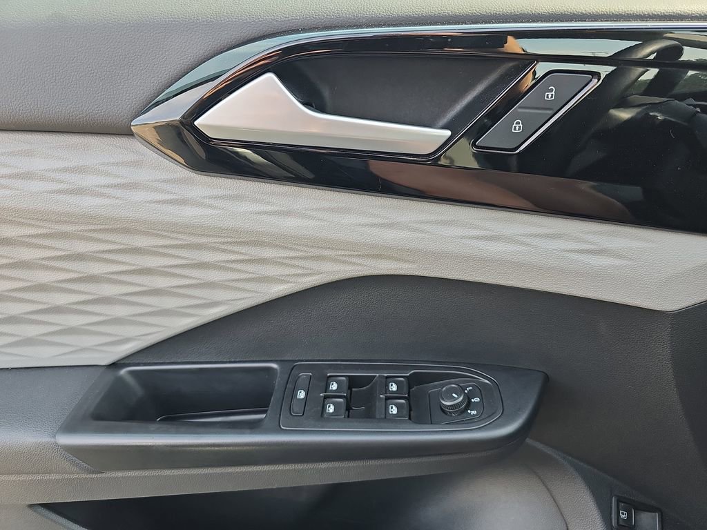 Used 2022 Volkswagen Taos S image 30