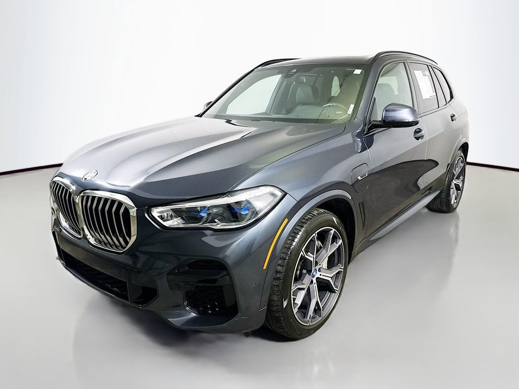 Used 2022 BMW X5 xDrive45e w/ M Sport Package image 3