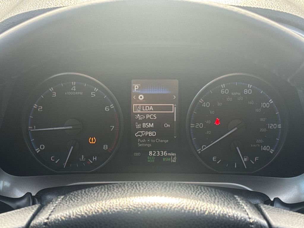 Used 2018 Toyota RAV4 XLE image 18