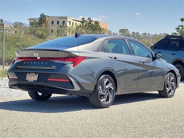 New 2025 Hyundai Elantra SEL image 23
