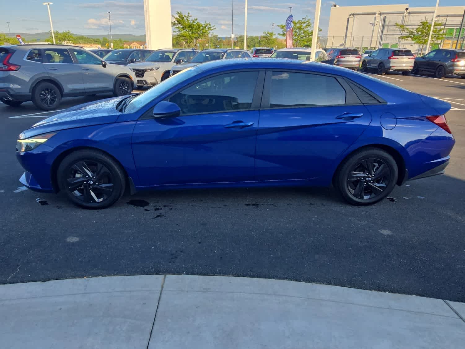 Used 2022 Hyundai Elantra SEL FWD image 5