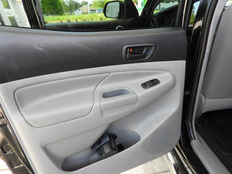 Used 2012 Toyota Tacoma PreRunner w/ SR5 Pkg RWD image 38