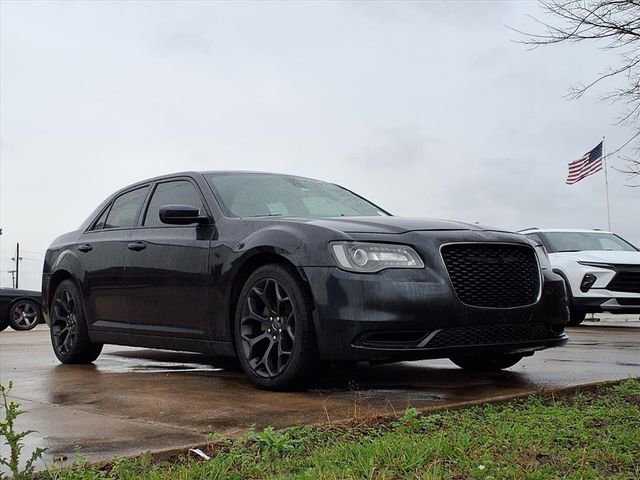 Used 2019 Chrysler 300 S image 3