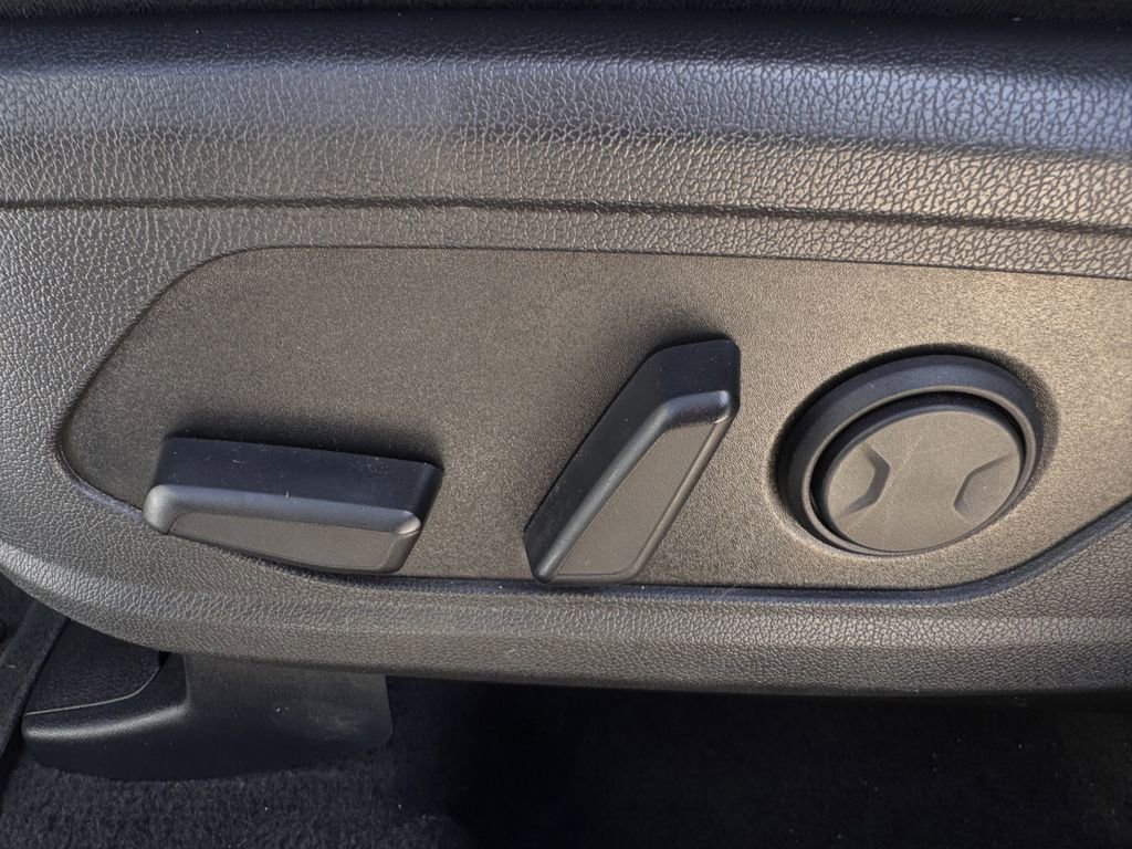 Used 2023 Kia Sorento S FWD image 25