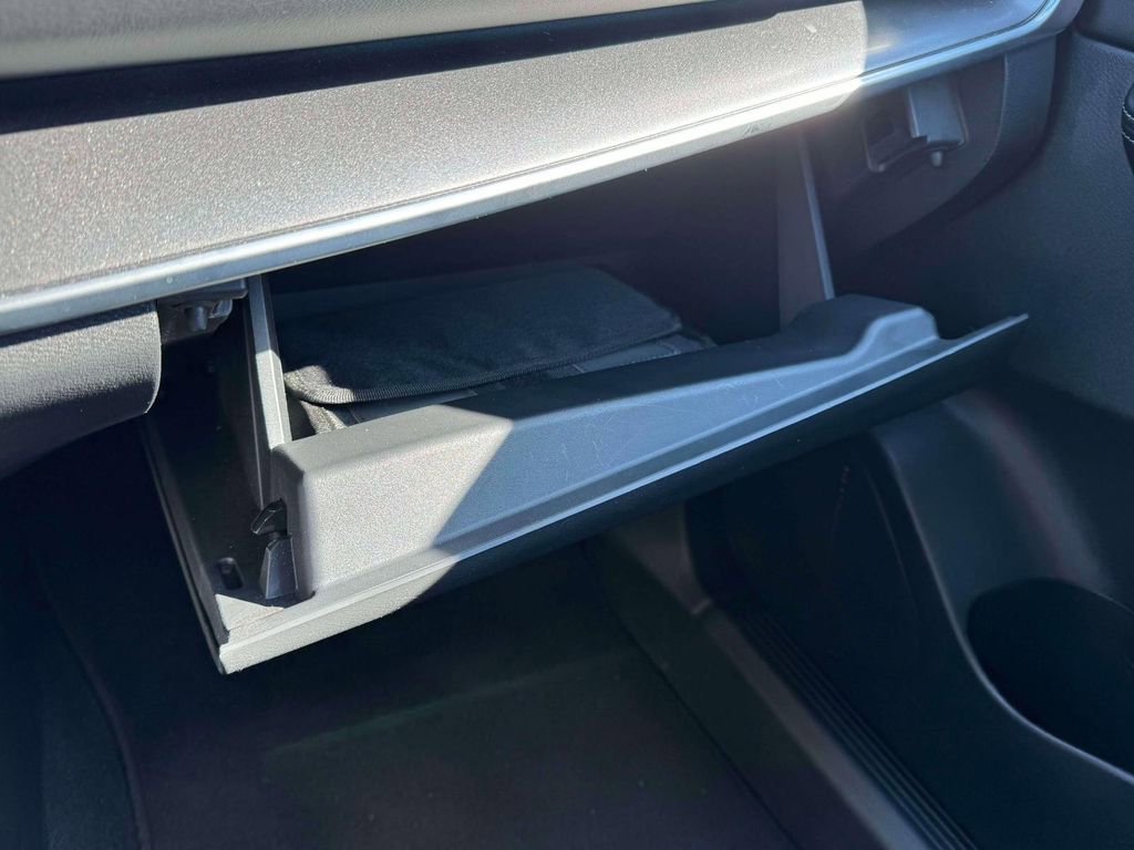 Certified 2024 Nissan Rogue SV image 33