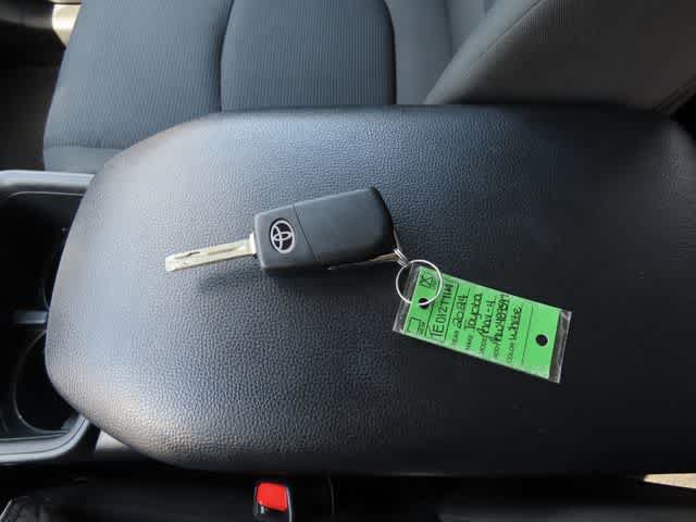 Used 2024 Toyota RAV4 LE AWD/4WD image 25