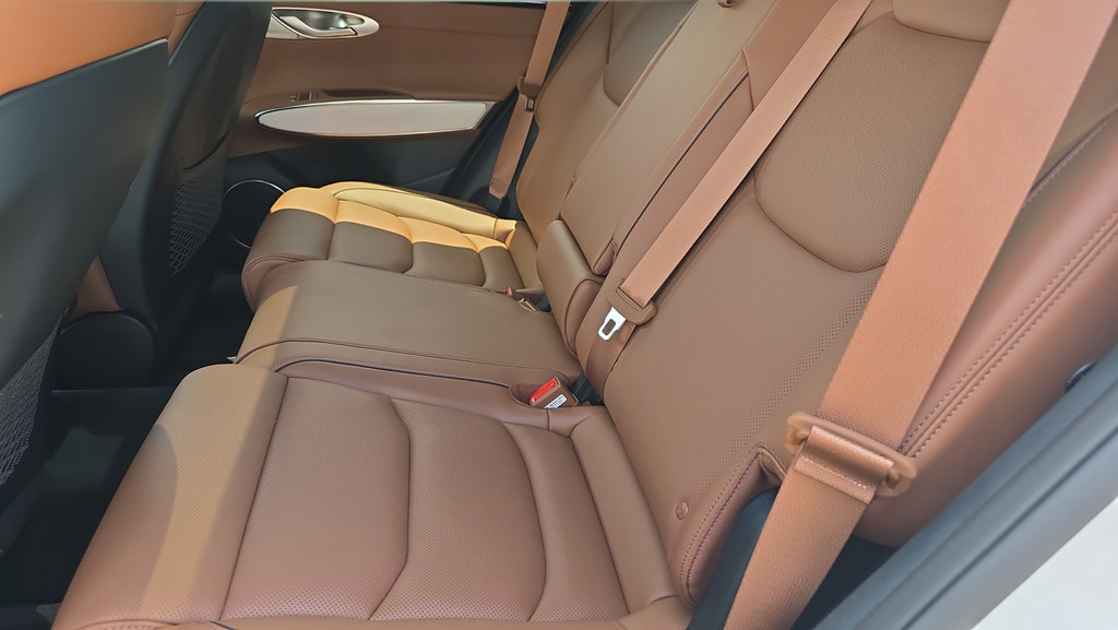 New 2026 Genesis GV70 2.5T Advanced AWD/4WD image 10