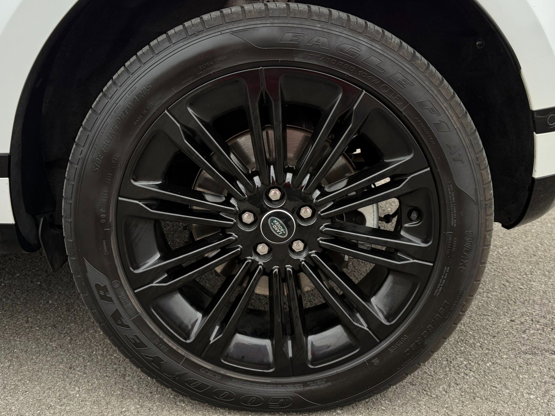 Used 2024 Land Rover Range Rover Evoque Dynamic SE image 19