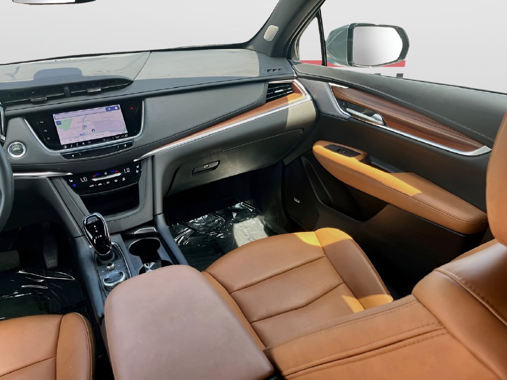 Used 2025 Cadillac XT5 Premium Luxury w/ Technology Package FWD image 25