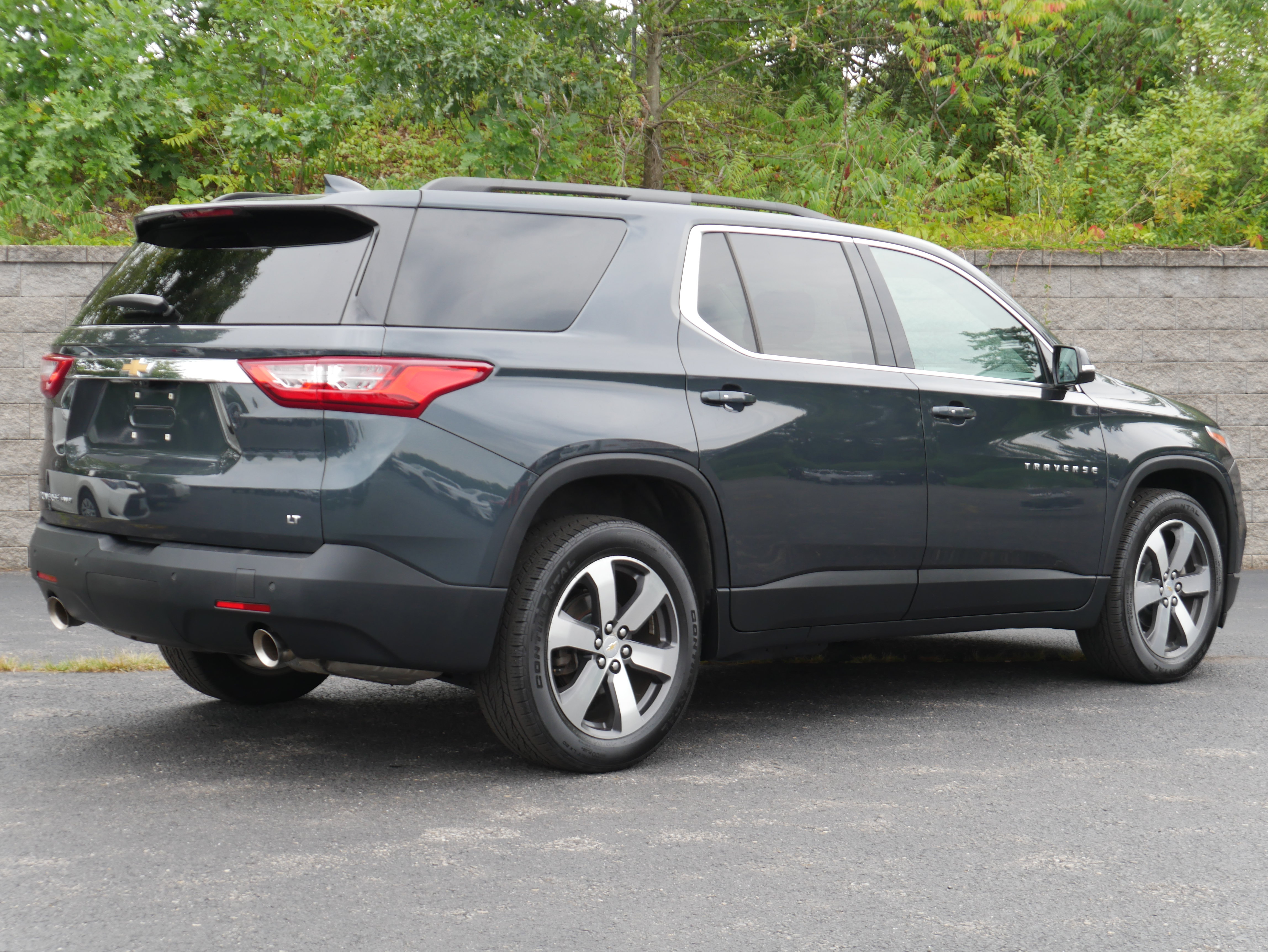 Certified 2019 Chevrolet Traverse LT w/ LT Premium Package AWD/4WD image 9