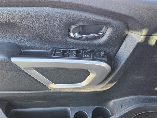Used 2019 Nissan Titan SV image 31