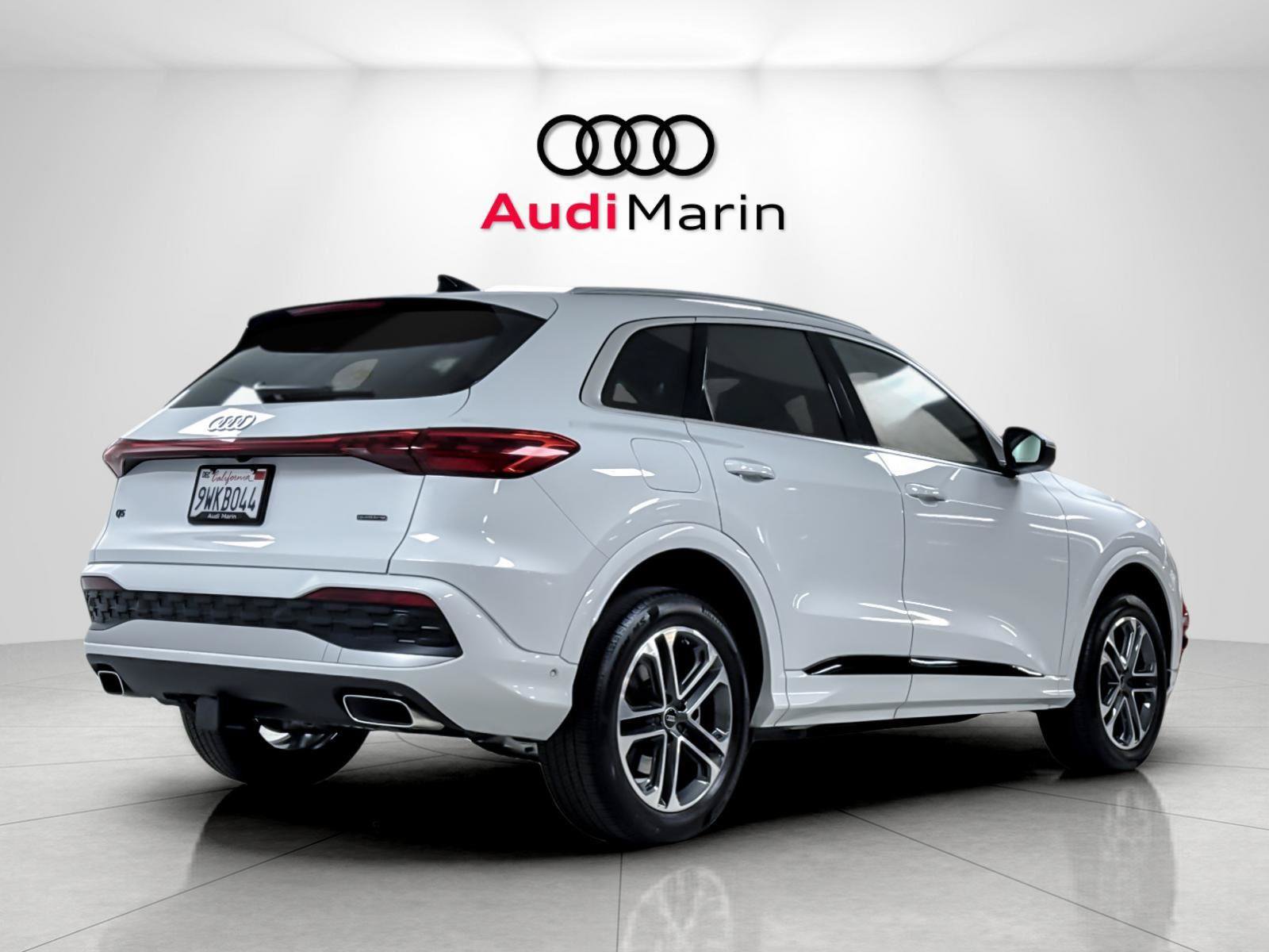 Used 2025 Audi Q5 Premium w/ Convenience Package AWD/4WD image 5