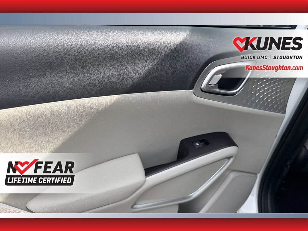 Used 2025 Kia Soul LX image 35