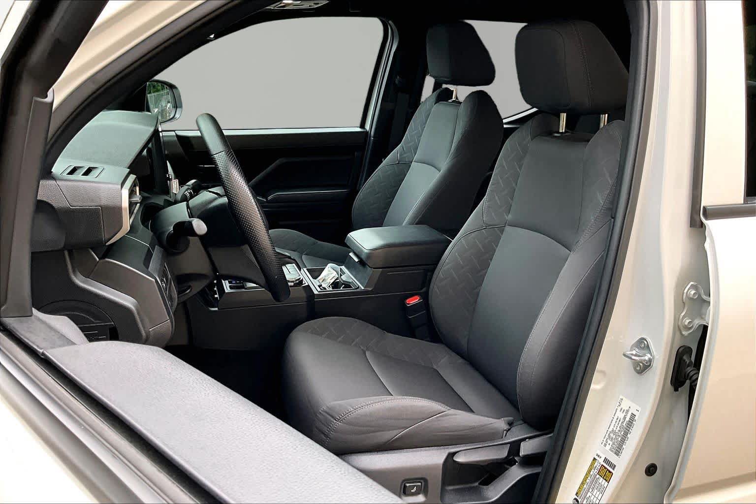 Certified 2024 Toyota Tacoma SR AWD/4WD image 8