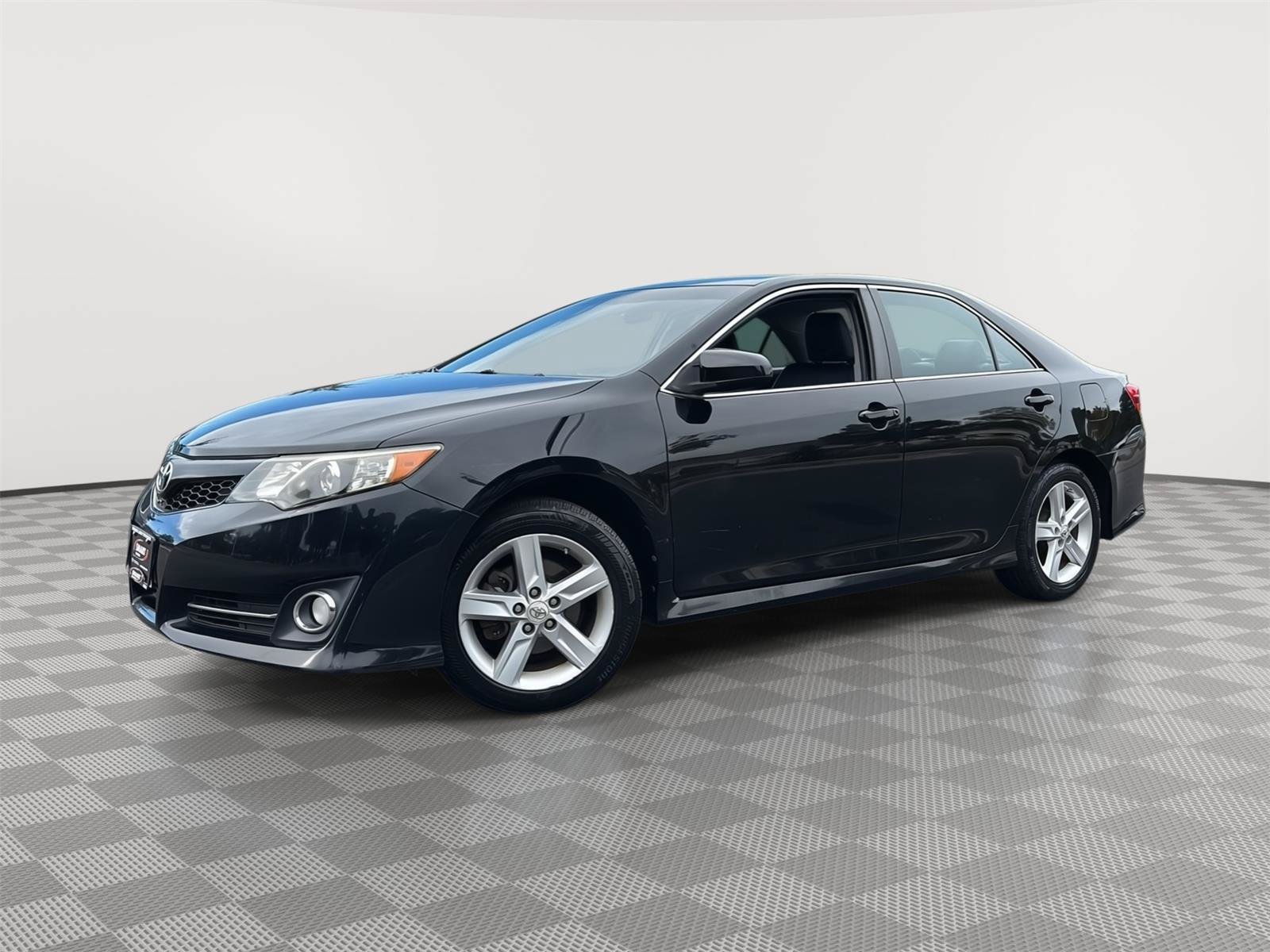Used 2012 Toyota Camry SE
