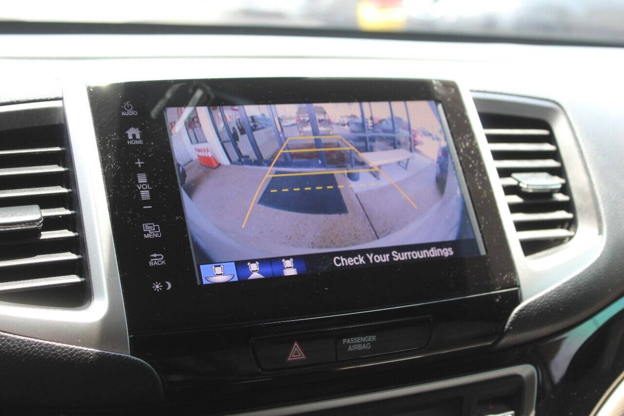 Used 2017 Honda Pilot Touring image 21