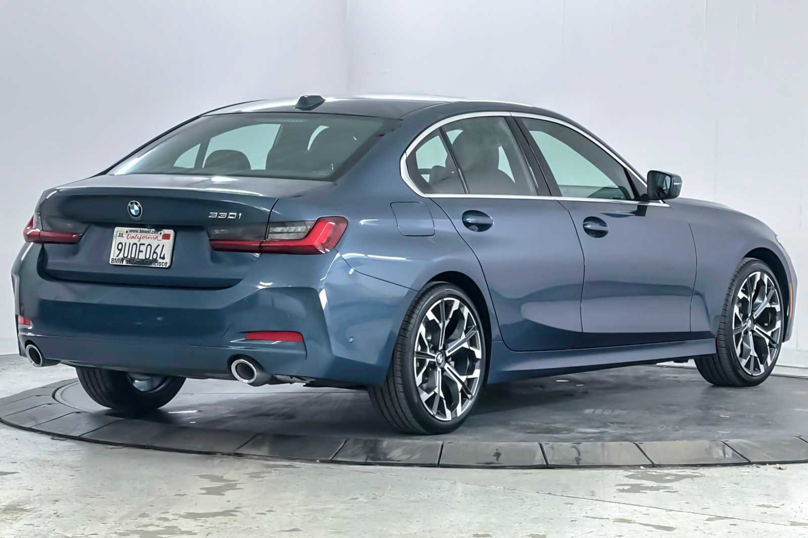 Used 2025 BMW 330i Sedan w/ Premium Package image 2