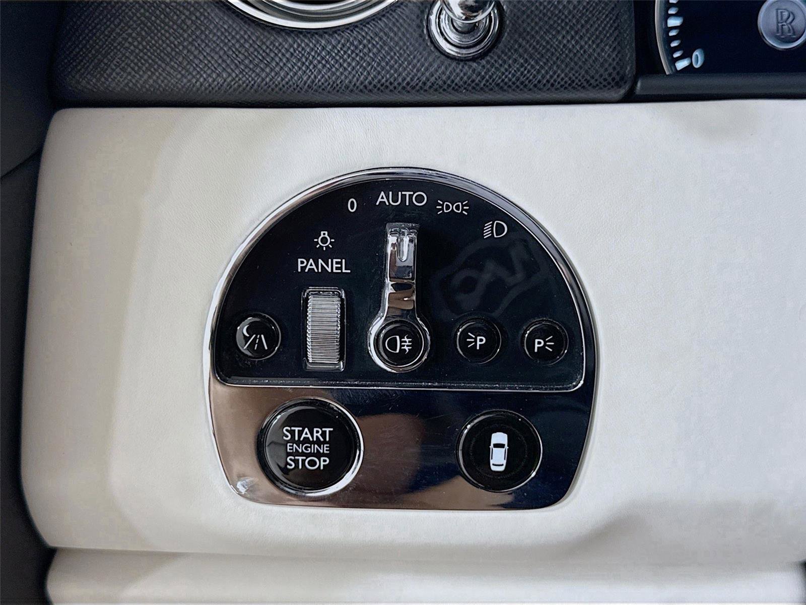 Used 2021 Rolls-Royce Cullinan image 25