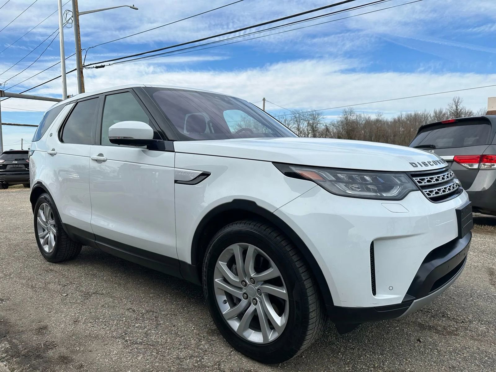 Used 2018 Land Rover Discovery HSE image 8