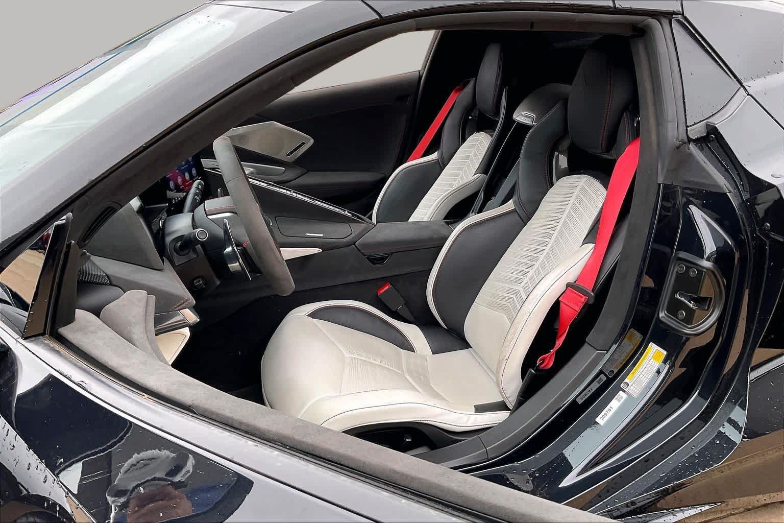 Used 2023 Chevrolet Corvette Stingray Premium Conv w/ Z51 Performance Package RWD image 9