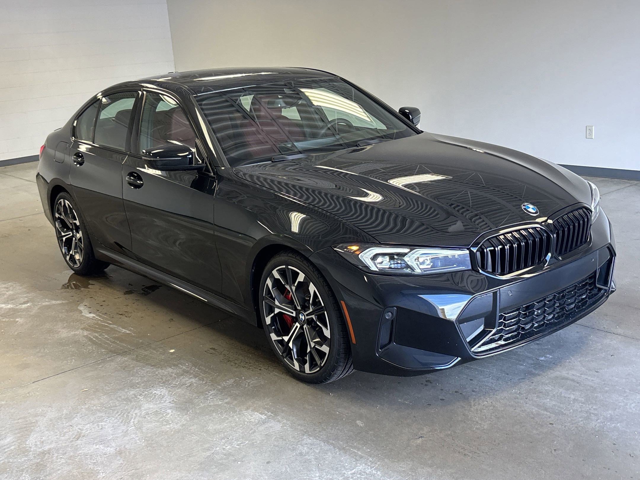 Used 2025 BMW 330i Sedan w/ M Sport Package image 19