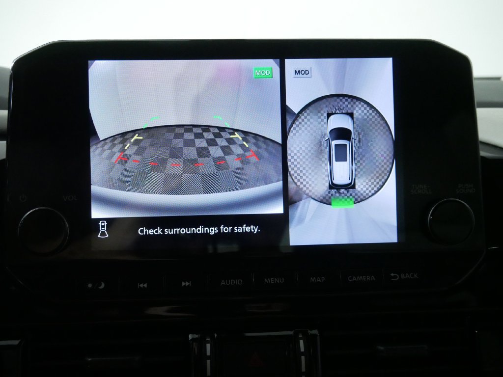 Used 2025 Nissan Pathfinder SL AWD/4WD image 34