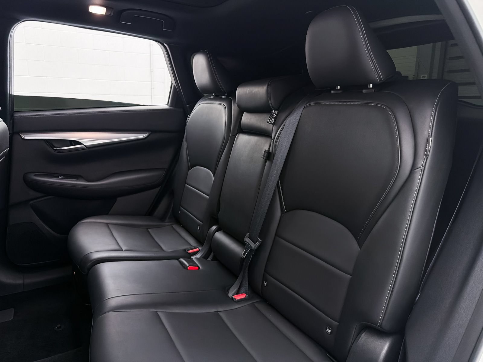 Used 2021 INFINITI QX50 Luxe w/ Appearance Package FWD image 26