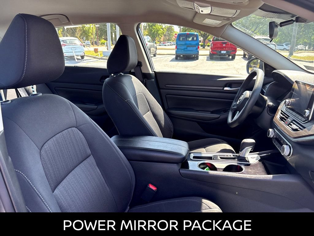 Used 2024 Nissan Altima 2.5 SV FWD image 9