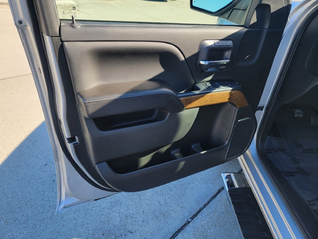 Used 2018 Chevrolet Silverado 1500 LTZ RWD image 10