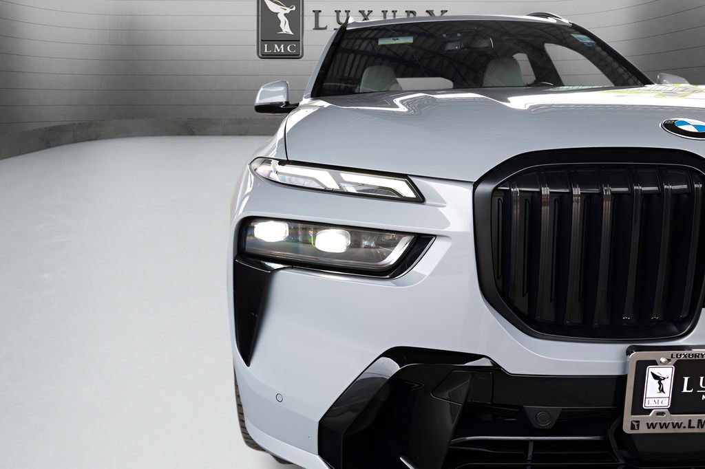 Used 2023 BMW X7 xDrive40i w/ Executive Package AWD/4WD image 14