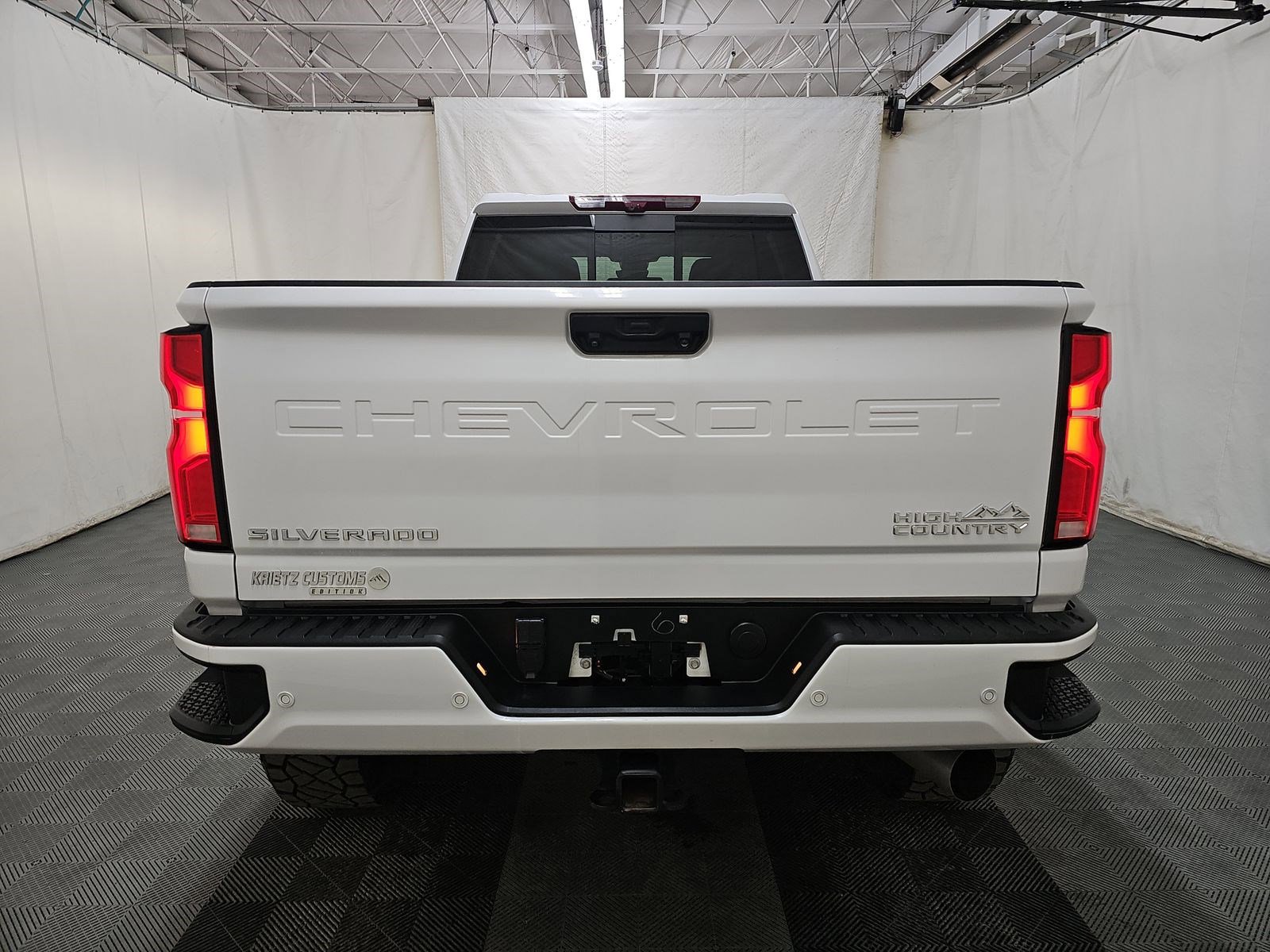 Used 2024 Chevrolet Silverado 3500 High Country w/ Technology Package image 7