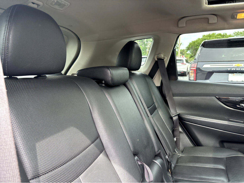 Used 2020 Nissan Rogue SL w/ Premium Package FWD image 13