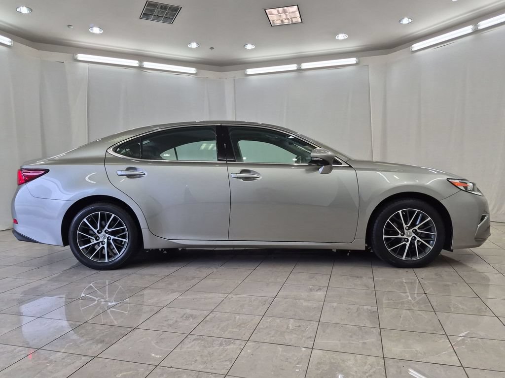 Used 2017 Lexus ES 350 w/ Luxury Package FWD image 11