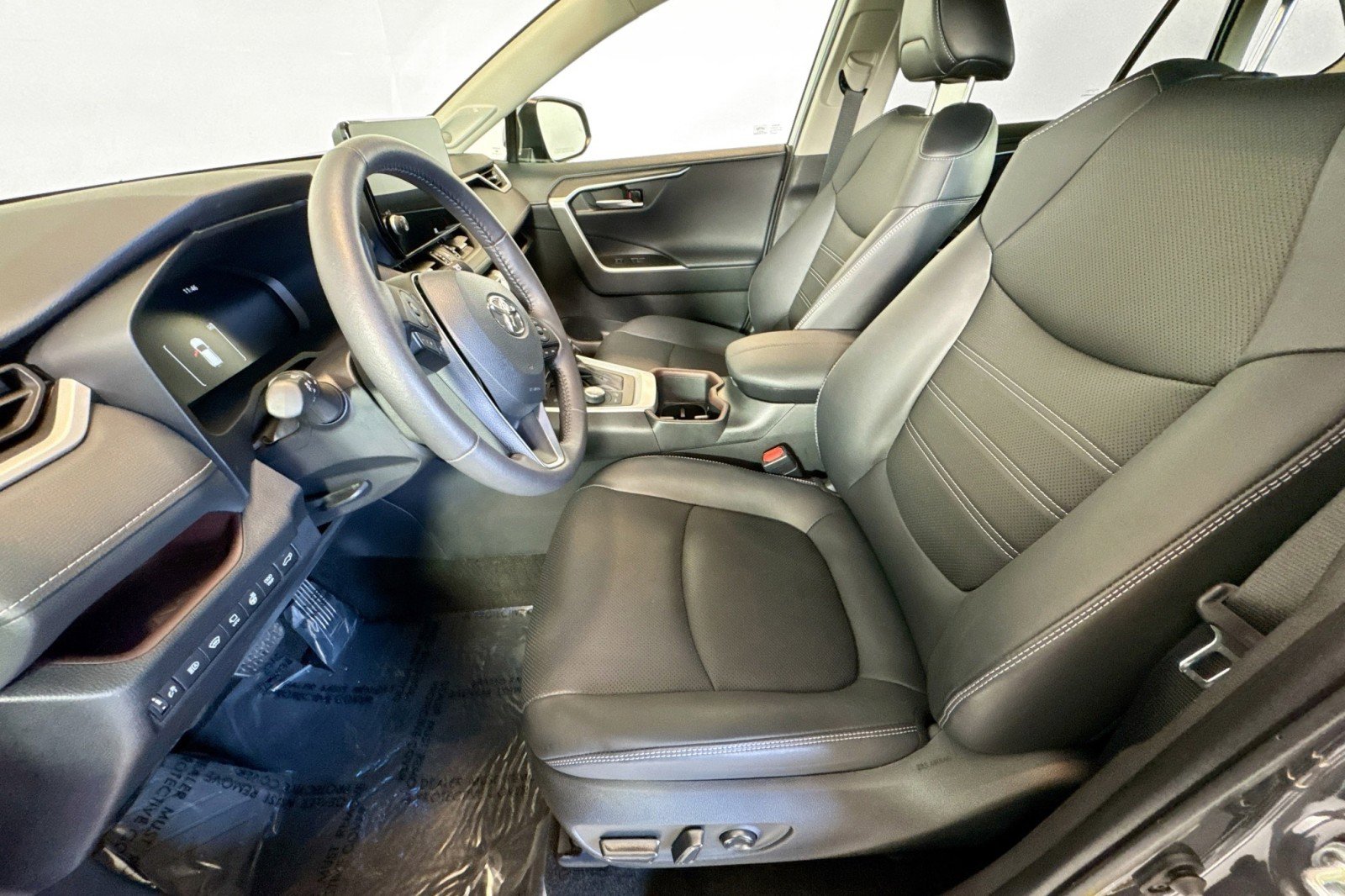 Used 2024 Toyota RAV4 Limited image 19