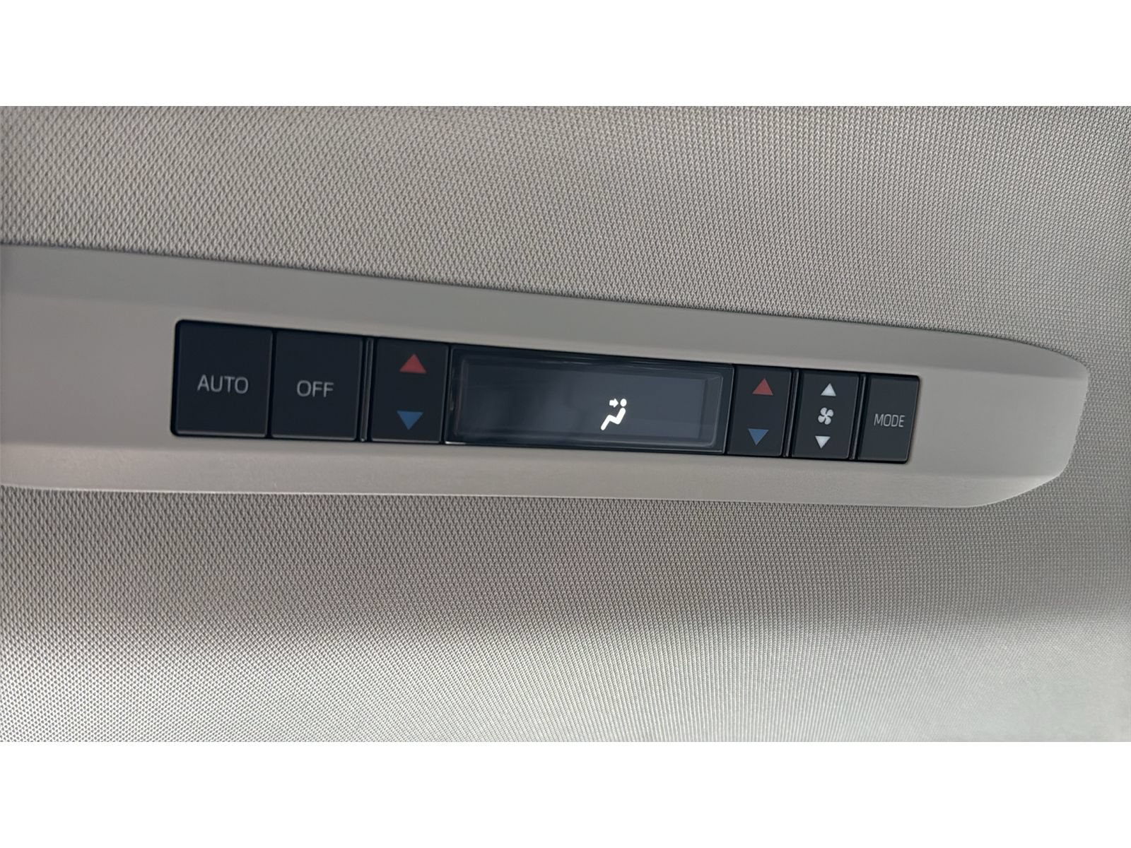 Certified 2024 Toyota Sienna XLE FWD image 36