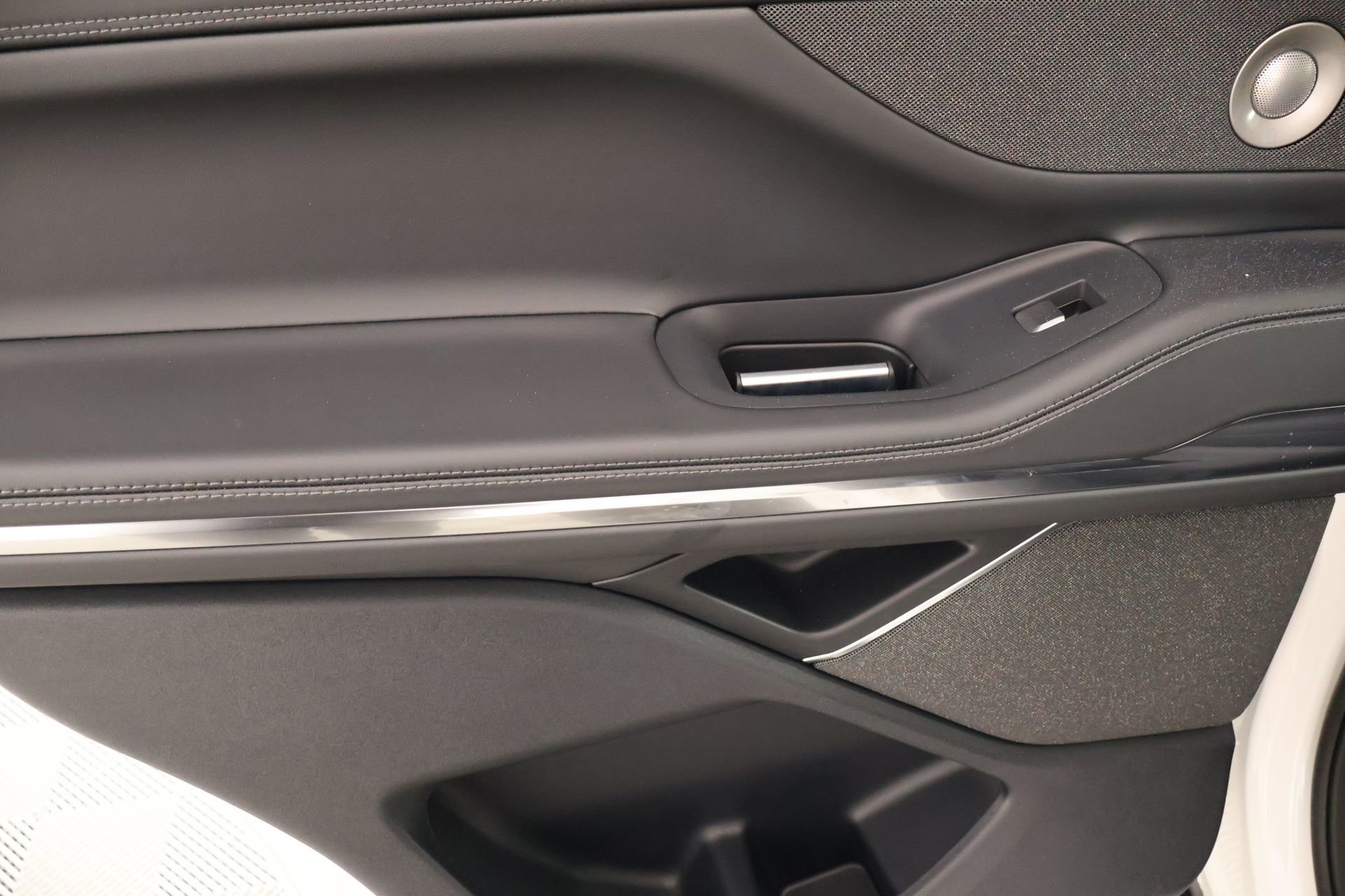 New 2026 Lincoln Navigator Reserve AWD/4WD image 18