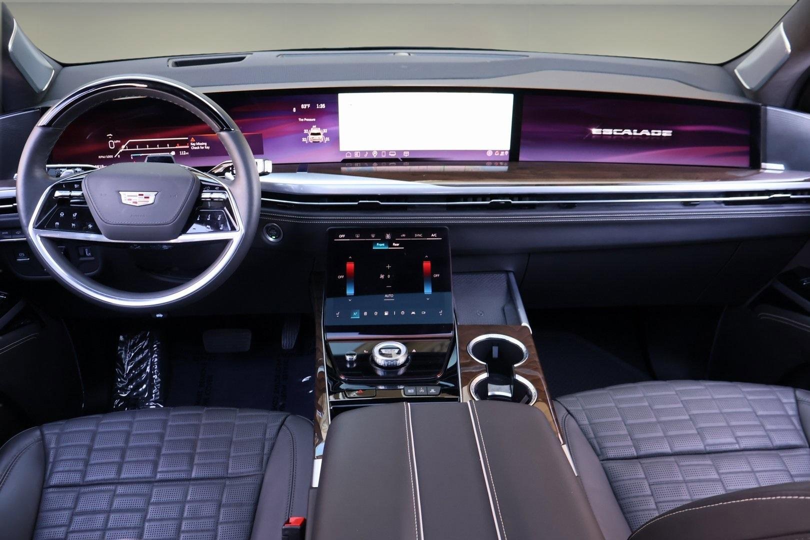 Used 2025 Cadillac Escalade Sport Platinum w/ LPO, ONYX Package image 17
