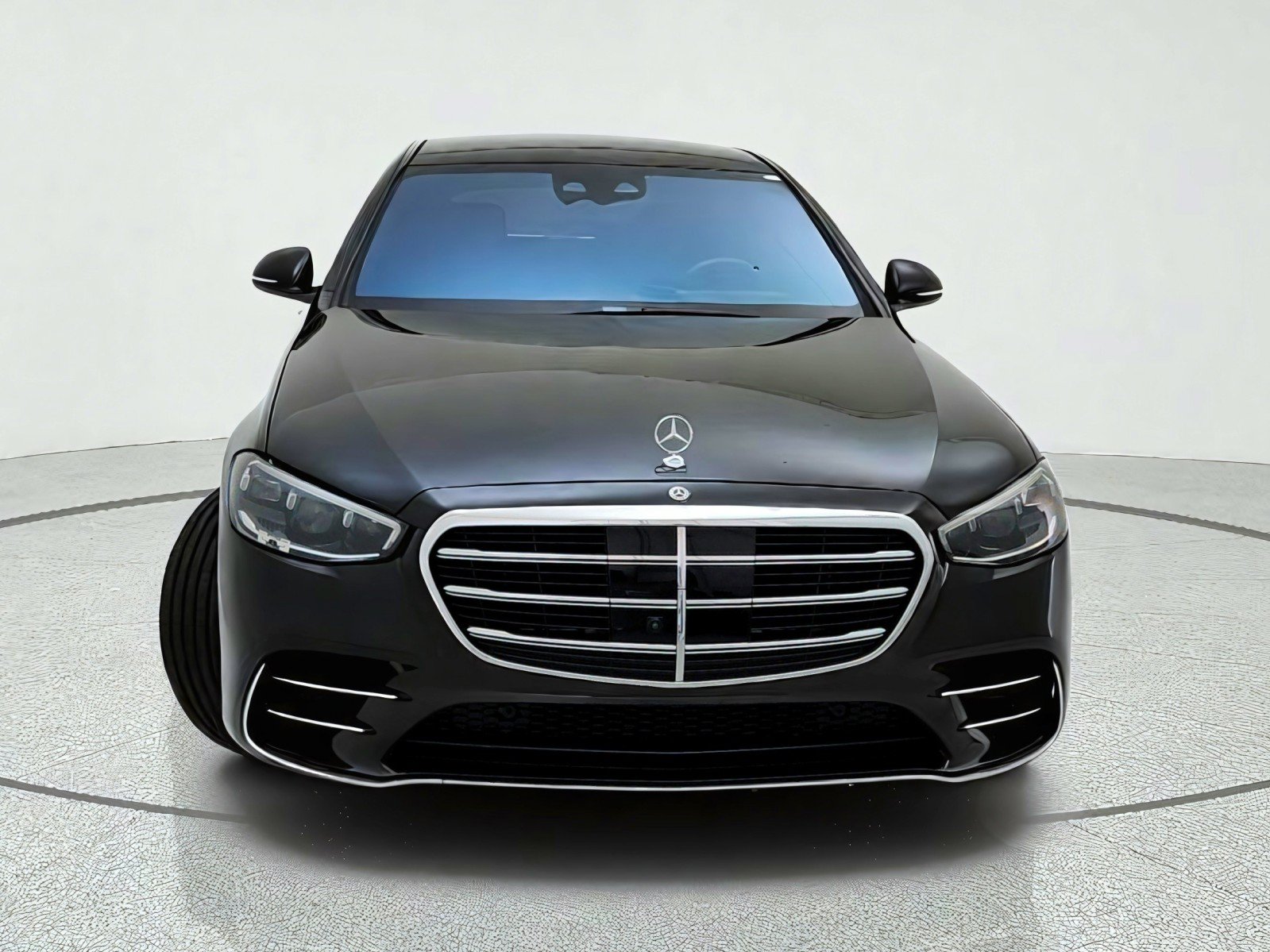 Used 2024 Mercedes-Benz S 580 4MATIC Sedan image 3