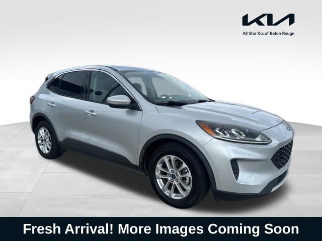 Used 2020 Ford Escape SE image 1