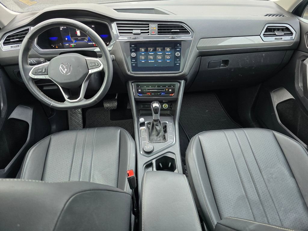 Used 2022 Volkswagen Tiguan SE image 18