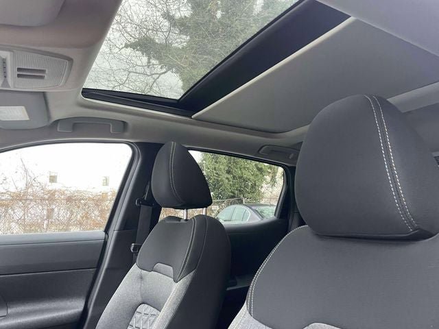 New 2025 Nissan Kicks SV w/ SV Premium Package image 17