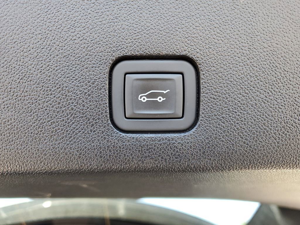 Used 2024 Cadillac XT6 Luxury w/ LPO, Floor Liner Package FWD image 28