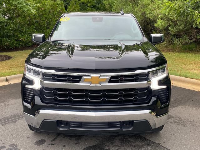 Used 2023 Chevrolet Silverado 1500 LT AWD/4WD image 2