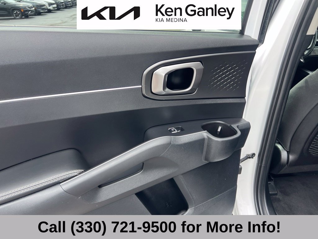 Certified 2026 Kia Sorento LX FWD image 45