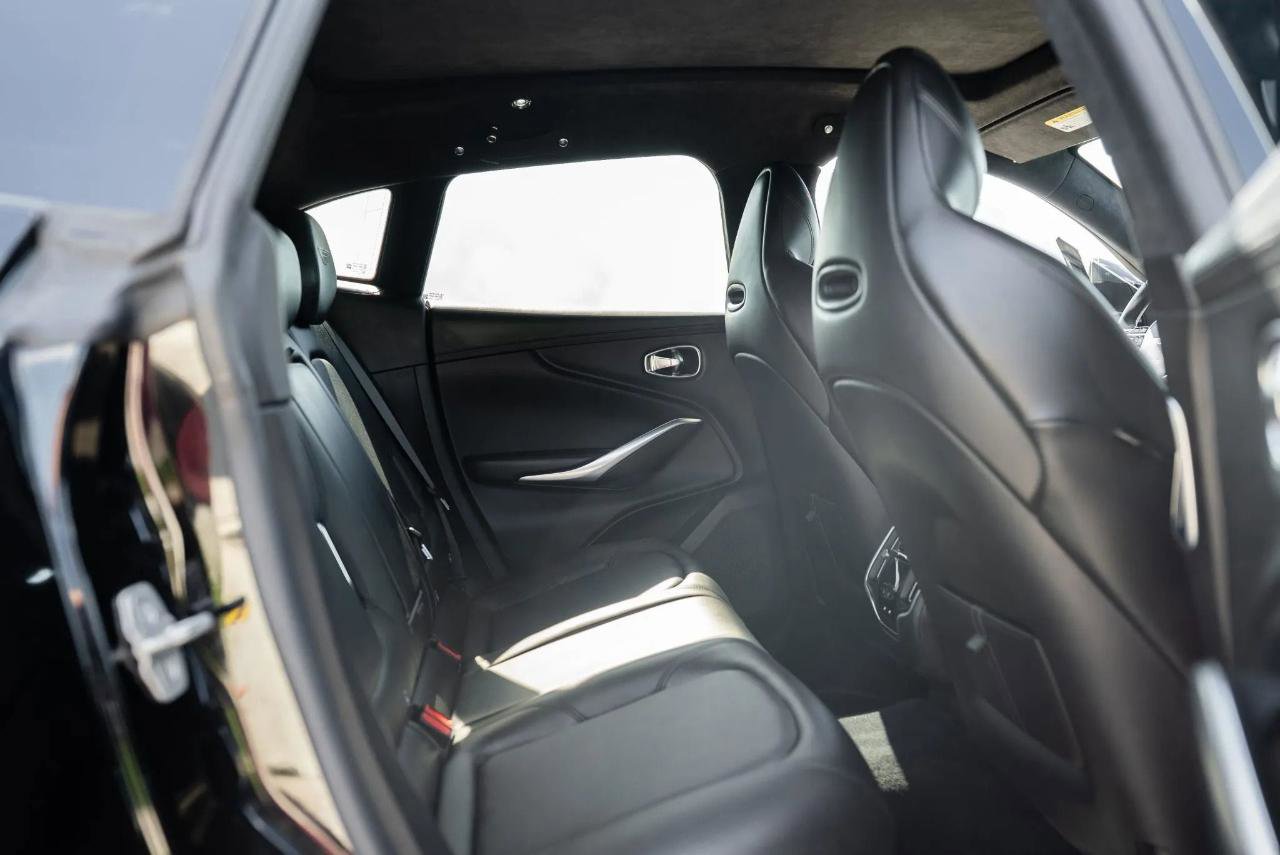 Used 2021 Aston Martin DBX AWD/4WD image 44