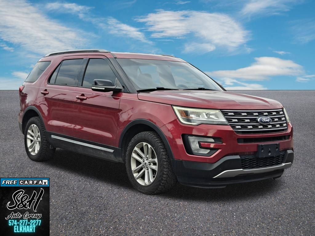 Used 2017 Ford Explorer XLT w/ Equipment Group 201A FWD image 3