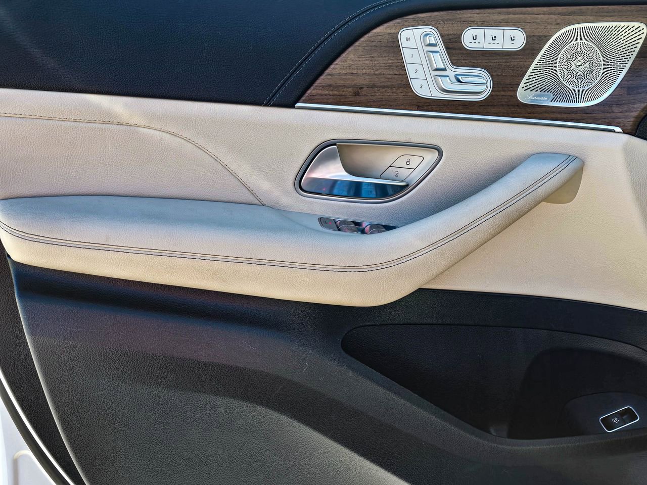 Used 2024 Mercedes-Benz GLS 450 4MATIC image 13