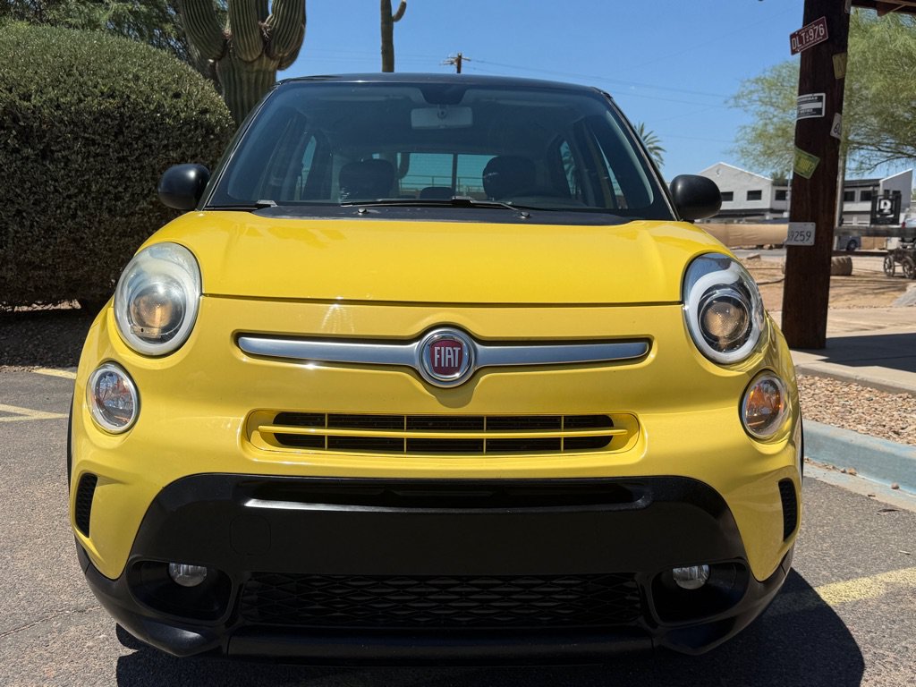 Used 2017 FIAT 500L Trekking w/ Urbana Appearance Package FWD image 3