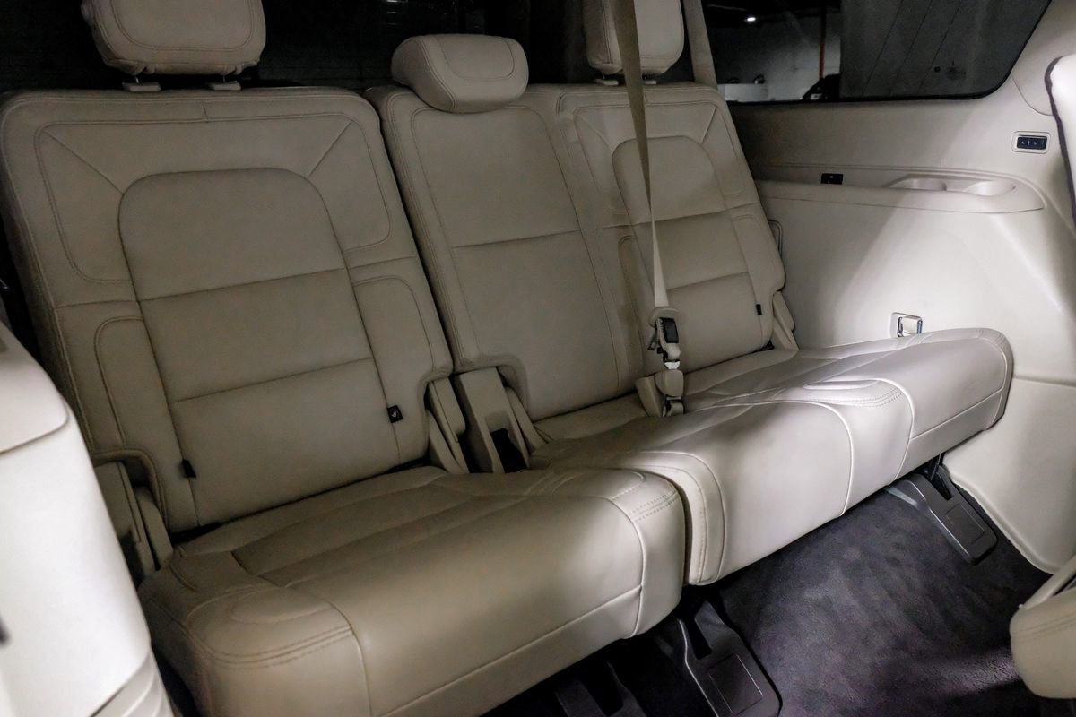 Used 2020 Lincoln Navigator L Reserve w/ Luxury Package image 33